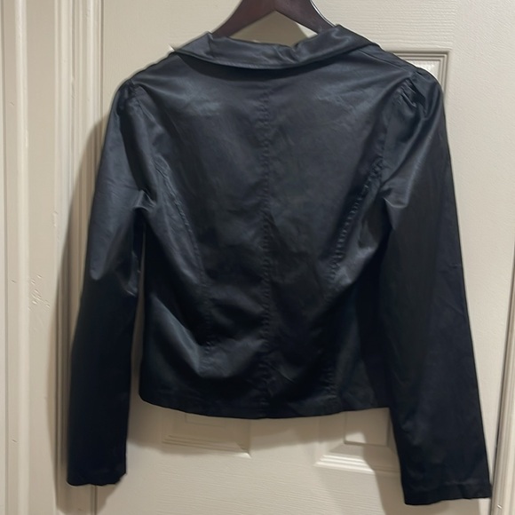 Beautiful suit jacket - Picture 2 of 8